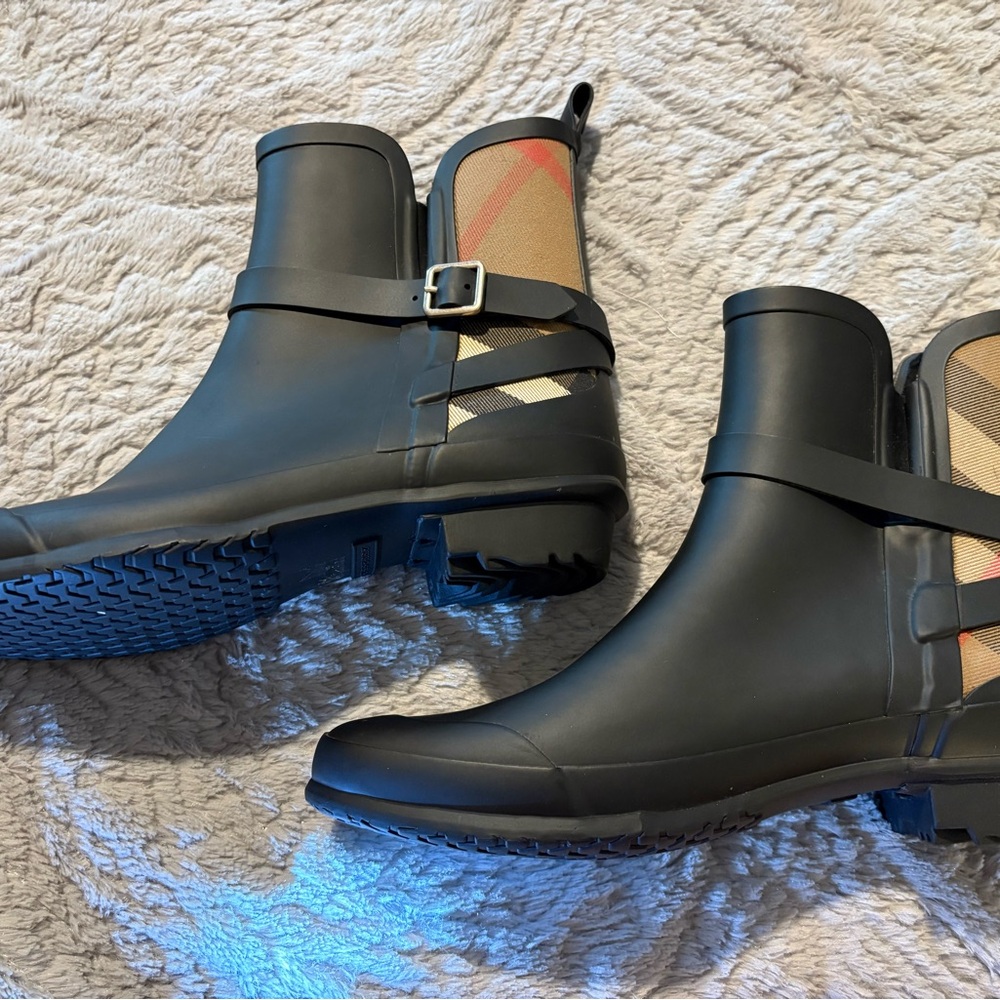Burberry Black and Tan Ankle Boots
